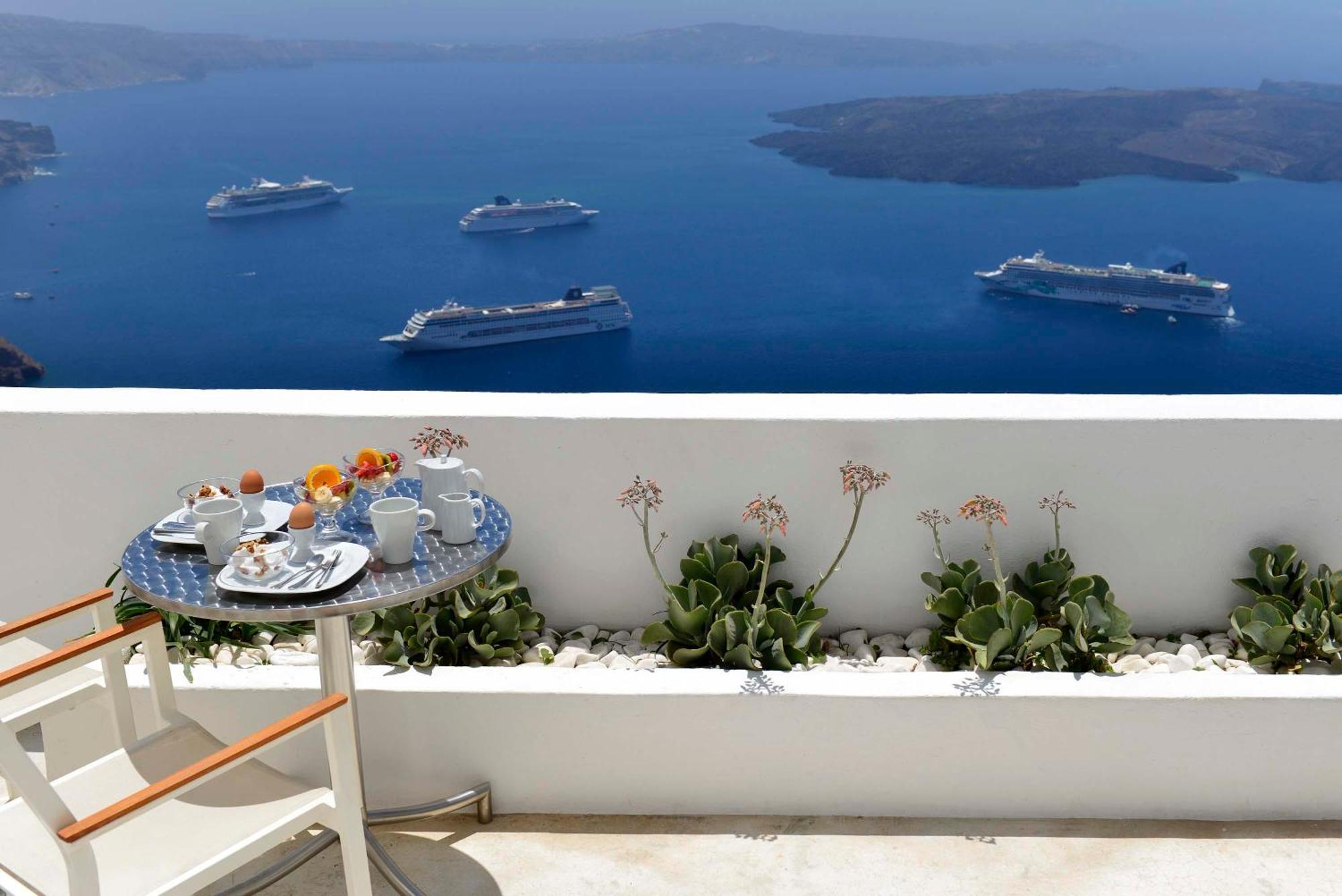 Superior Double room Caldera Volcano view